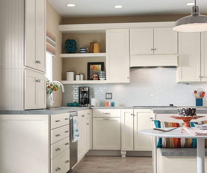 white_shaker_cabinets_casual_kitchen_2